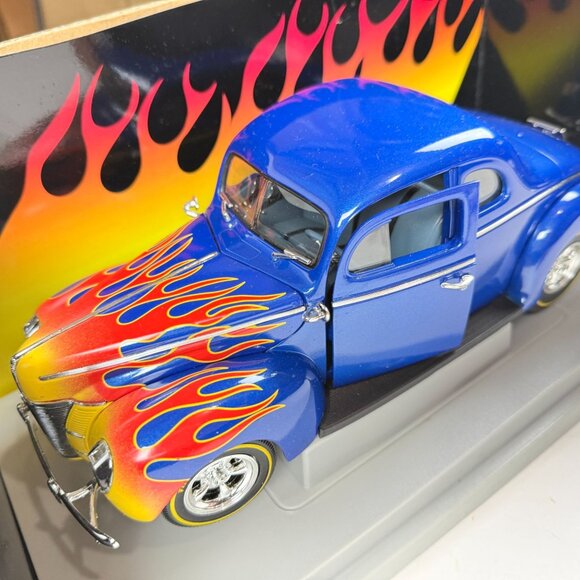Ertl 1998 American Muscle 1:18 Scale 1940 Ford Street Rod Diecast Car Blue - Picture 3 of 9